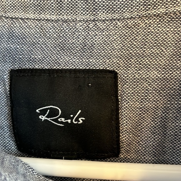 Men’s Large Rails Wyatt shirt in Navy Chambray - Picture 3 of 5